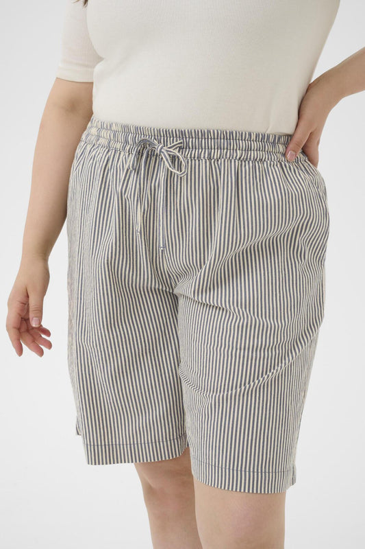 KCnana - Stribede Shorts
