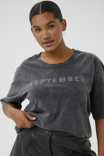 KCserina - T-Shirt med Nitter