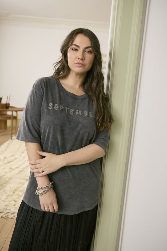 KCserina - T-Shirt med Nitter
