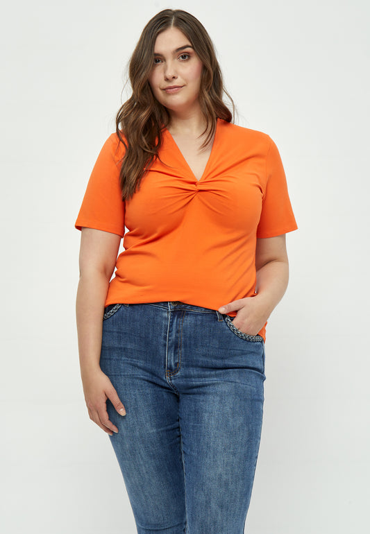 PeNina - T-shirt med V-hals og knude-detalje