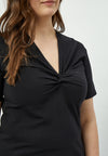 PeNina - T-shirt med V-hals og knude-detalje