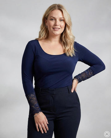 TsMary - Langermet bluse med blonder