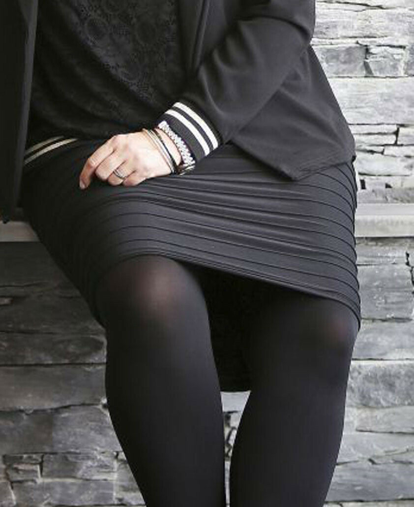 Basis nederdel fra Zoey!-Pluspige