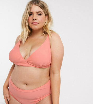 Plunge bikini-top fra Vero Moda Curve-Pluspige