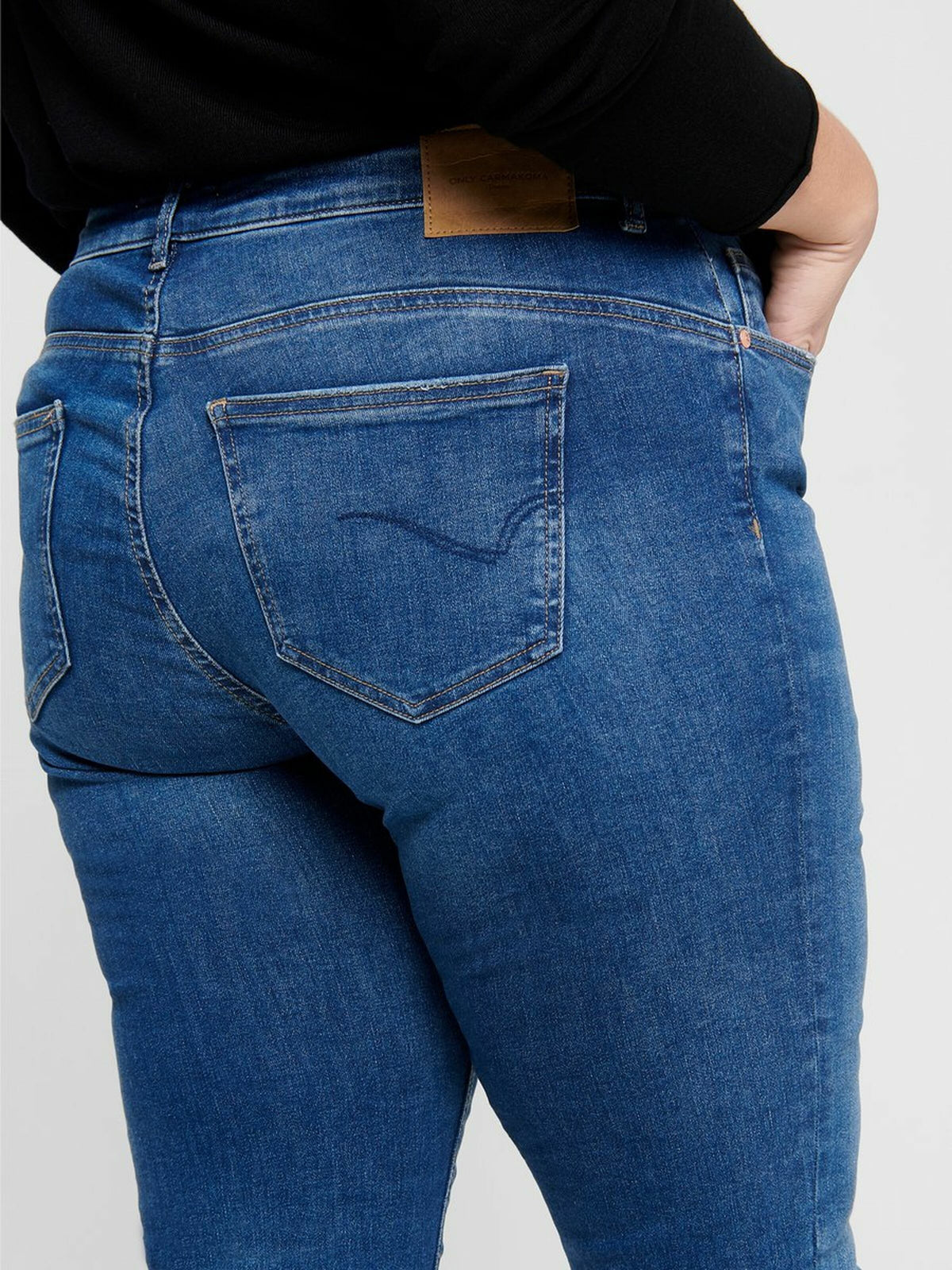 Jeans med lige ben fra Carmakoma!-Pluspige