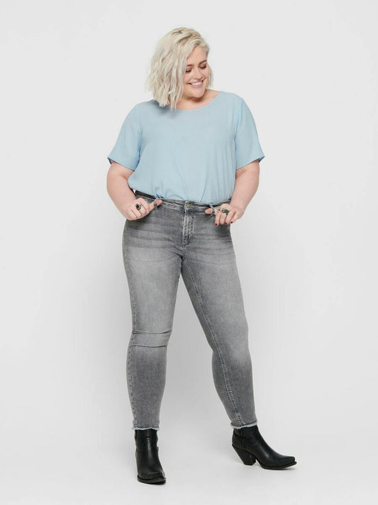 Cool grå ankeljeans fra Carmakoma-Pluspige