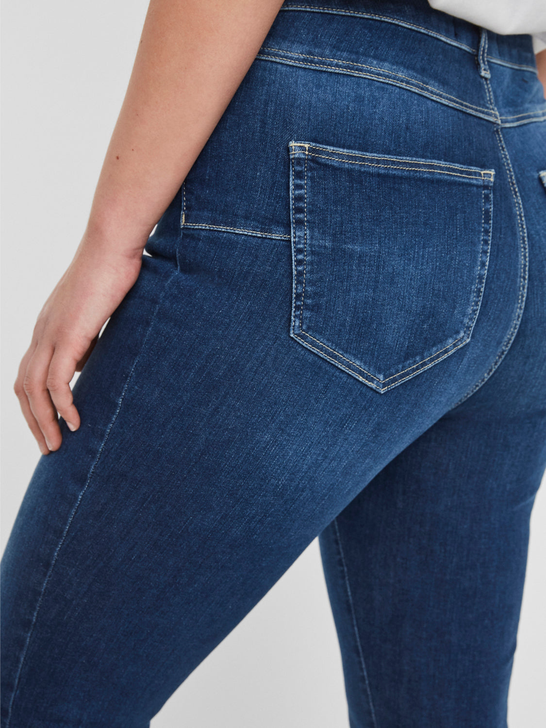 Stretchy shape-up jeans fra Junarose!-Pluspige