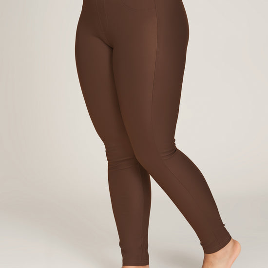 Coated legging i skind-look fra Sandgaard-Pluspige