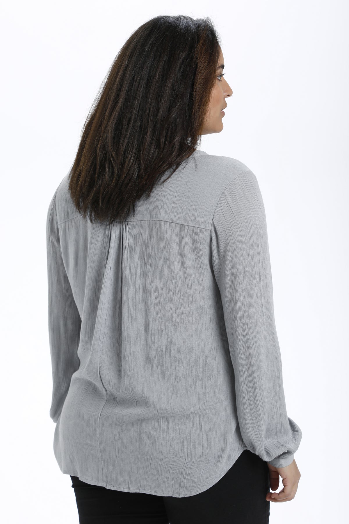 Bluse i crepe-viscose fra Kaffe Curve-Pluspige