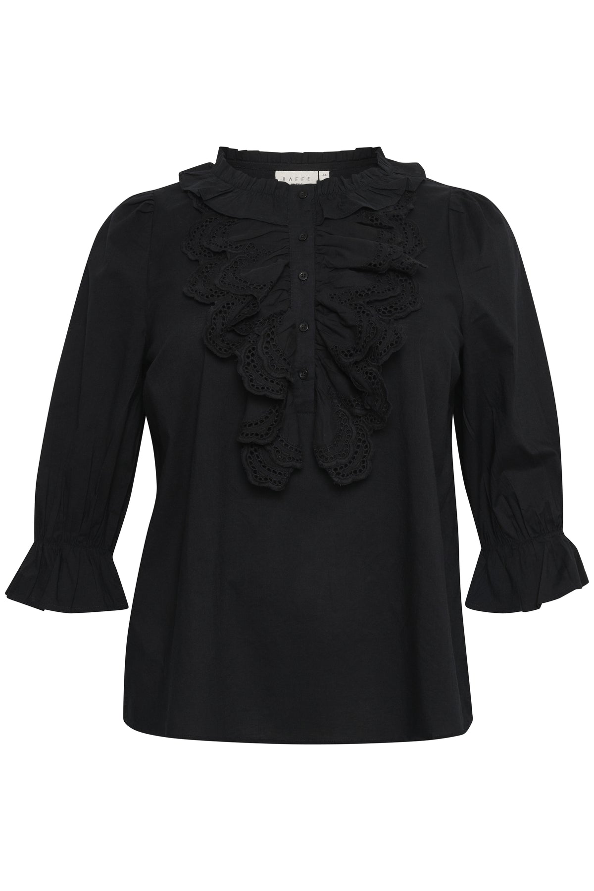Flot bluse med flæsedetaljer fra Kaffe Curve-Pluspige