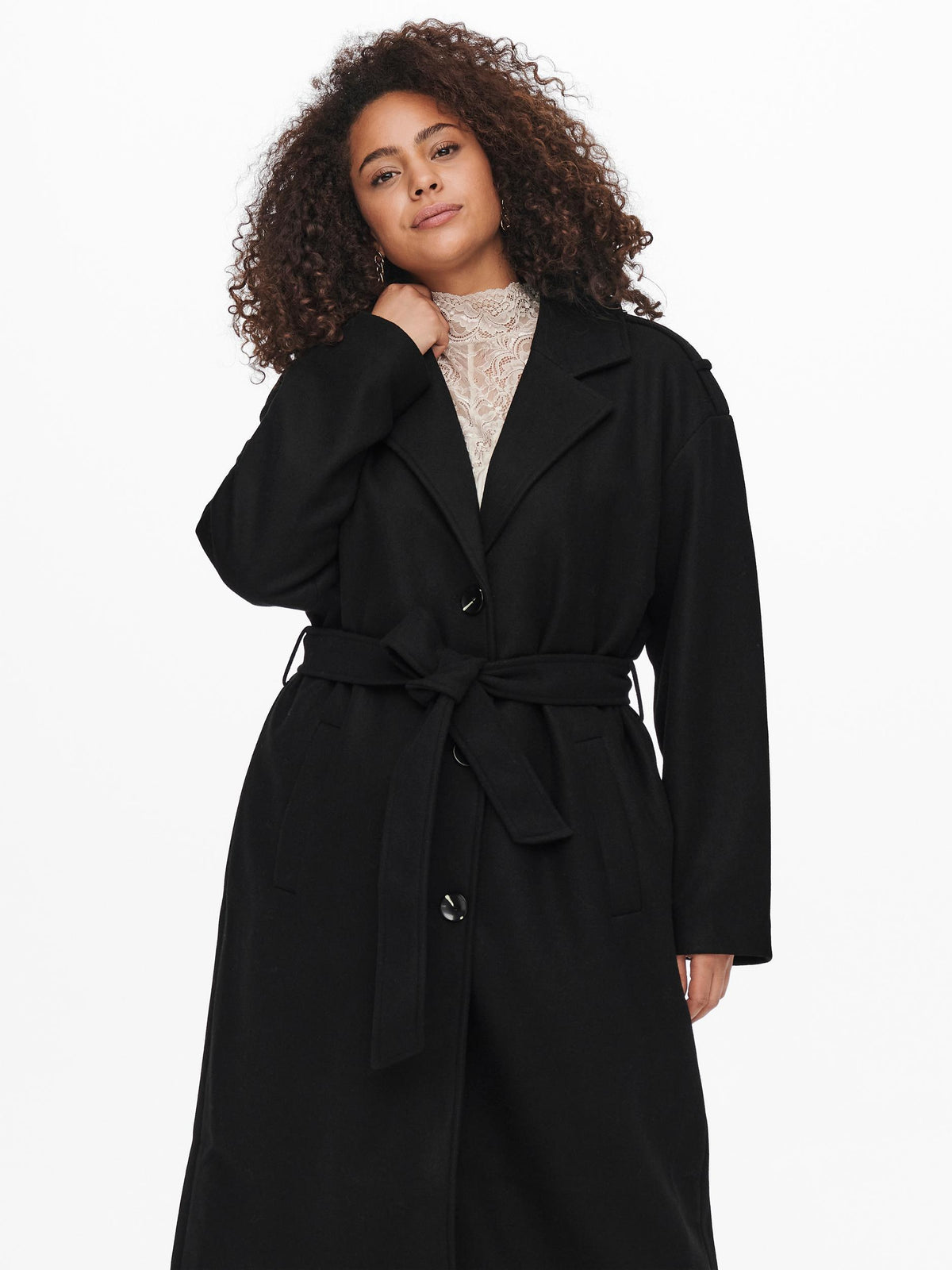 Lang trenchcoat fra Carmakoma-Pluspige