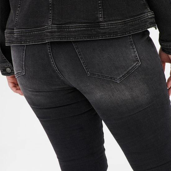 Forvaskede jeans med høj talje fra Carmakoma-Pluspige