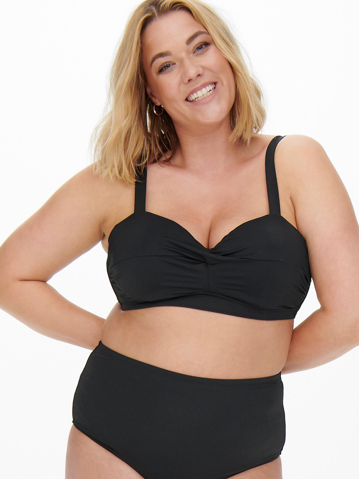 Sophia balconette bikini-top fra Carmakoma-Pluspige