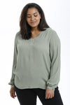 Bluse i crepe-viscose fra Kaffe Curve-Pluspige