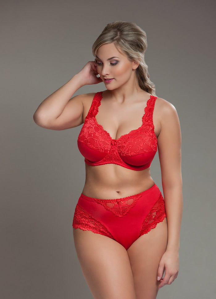 Beate blonde trusse fra Plaisir-Pluspige